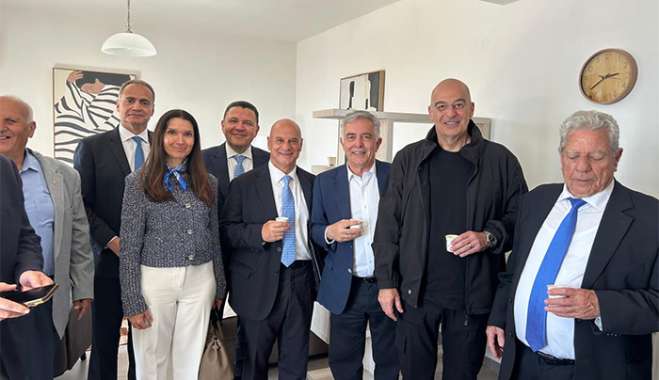 Ο  Βασίλης Α.  Υψηλάντης στα εγκαίνια του κτηρίου ΣΟΑ–ΣΟΜΥ–ΣΟΕΠΟΠ στο Αγαθονήσι