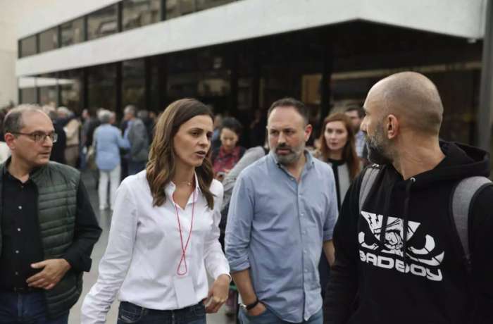Τσακαλώτος – Αχτσιόγλου: Δεν φύγαμε από τον ΣΥΡΙΖΑ, αποχωρήσαμε από τη συνεδρίαση γιατί δεν έγινε καμία δημοκρατική διαδικασία