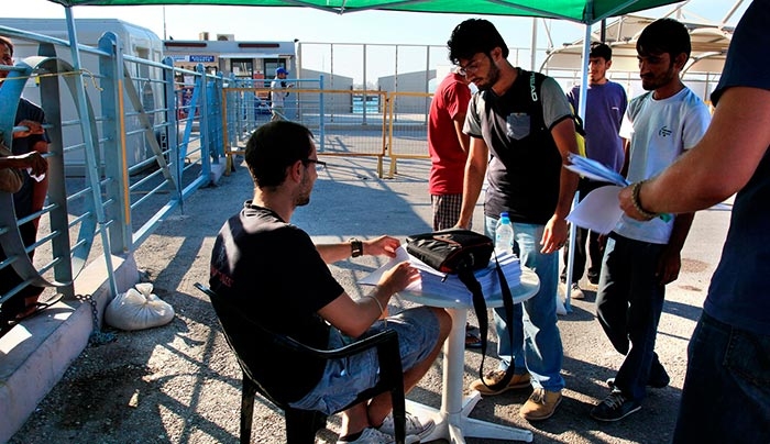 Σε Πειραιά, Λέσβο, Χίο, Σάμο, Κω και Λέρο τα «hot spot» για τους πρόσφυγες