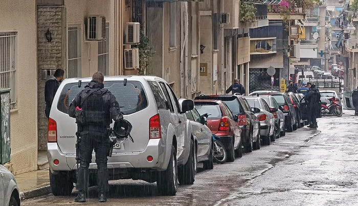 Συναγερμός στην Κυψέλη: Συνελήφθη άνδρας που βγήκε από το διαμέρισμά του και άρχισε να πυροβολεί