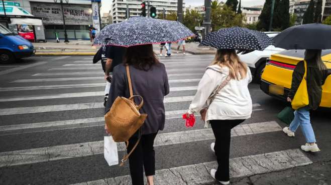 Καιρός σήμερα: Συννεφιά σε Αττική και Θεσσαλονίκη – Βροχές, καταιγίδες και πτώση της θερμοκρασίας στα νότια
