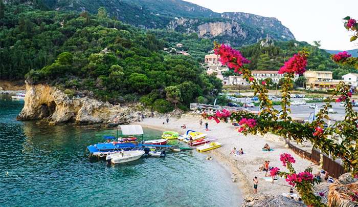 Αυξημένες οι κρατήσεις για διακοπές στην Ελλάδα το καλοκαίρι