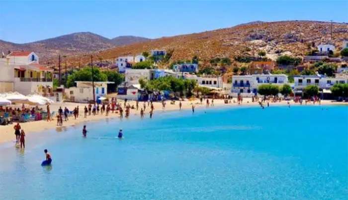 Ανέγγιχτος παράδεισος, ναός ηρεμίας: Το ελληνικό νησάκι – έκπληξη που ο Τζεφ Μπέζος πέρασε καλύτερα από τη Μύκονο