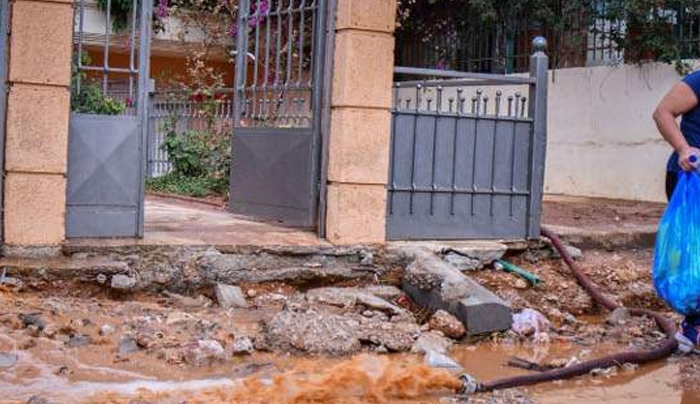 Το πόρισμα για τις φονικές πλημμύρες στη Μάνδρα: Εχτισαν δεκάδες αυθαίρετα, ακόμη και γήπεδο, μέσα στο ρέμα!