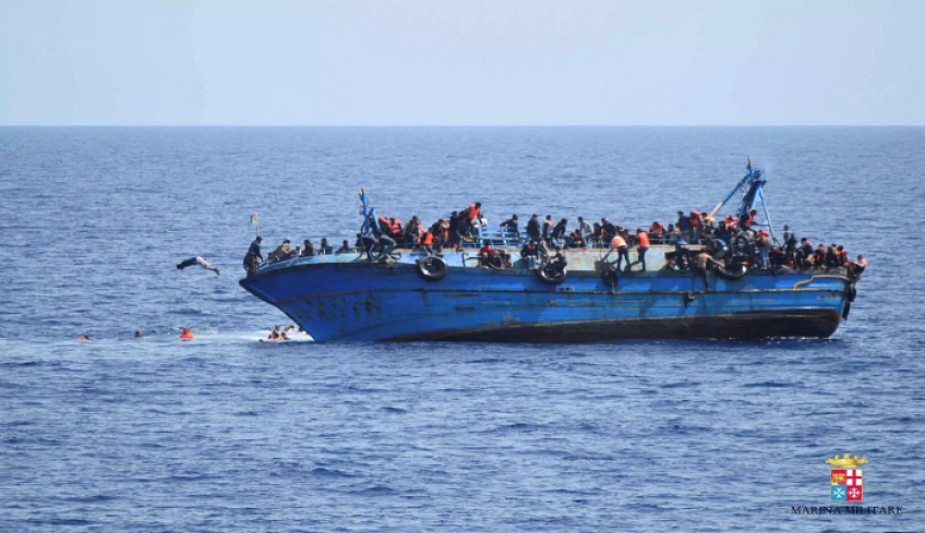 Τραγωδία ανοιχτά της Λιβύης – Τουλάχιστον 45 πρόσφυγες και μετανάστες νεκροί σε ναυάγιο