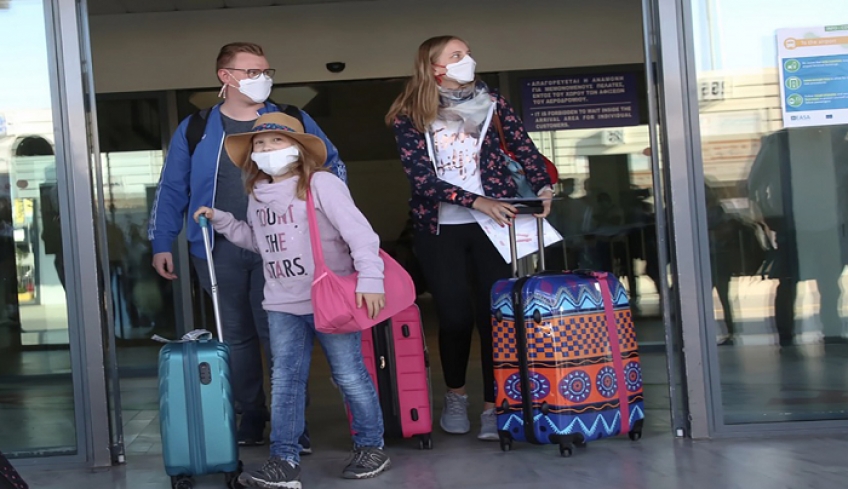 Μόνο με αρνητικό PCR η είσοδος των ταξιδιωτών στην Ελλάδα