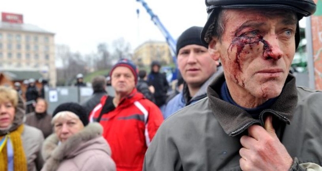 Σκηνικό πολέμου στο Κίεβο - διαδηλωτές κατέλαβαν υπουργείο