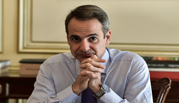 Μητσοτάκης: «Το φως της Ανάστασης θα φωτίζει το δρόμο μας»