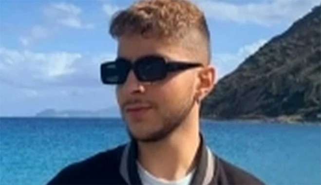 Πειραıάς: «Ένıωσε αδıαθεσία και έπeσε κάτω» λέει ο πατέρας του 18χρονου που κατέρρευσε στο κλαμπ