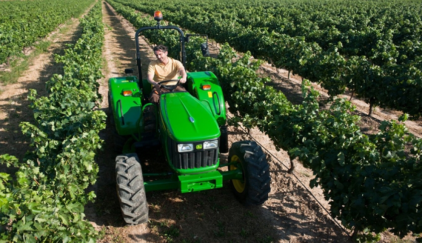 ΥΠΑΑΤ: €7.000 σε κάθε αγρότη και €50.000 σε αγροτικές επιχειρήσεις λόγω COVID
