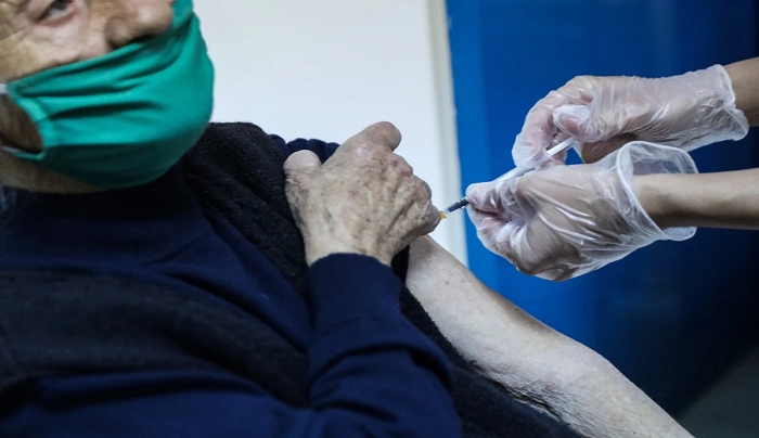 Δημοσκόπηση: Καλύτερος υπουργός ο Κικίλιας, απόλυτα ευχαριστημένοι οι πολίτες από τον εμβολιασμό