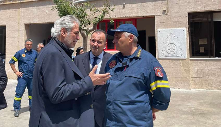 Ιωάννης Παππάς: Ενίσχυση της πυροσβεστικής δύναμης στη Ρόδο- Δημιουργία Πυροσβεστικού Κλιμακίου στη Σύμη