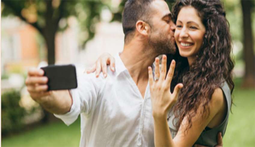 Μονόπετρα δαχτυλίδια αρραβώνων και πρωτότυπες βέρες γάμου για να επισφραγίσετε την αγάπη σας