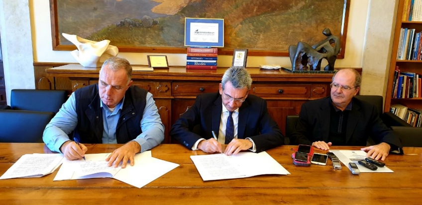 Υπογραφή Μνημονίου Συνεργασίας της Περιφέρειας Ν. Αιγαίου με φορείς του Πανεπιστημίου Δ. Αττικής με στόχο την μετατροπή μικρών νησιών του Ν. Αιγαίου σε έξυπνα νησιά