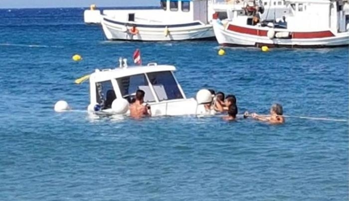 Επιχείρηση ανέλκυσης σκάφους στη Ψέριμο που βυθίστηκε χωρίς επιβαίνοντες
