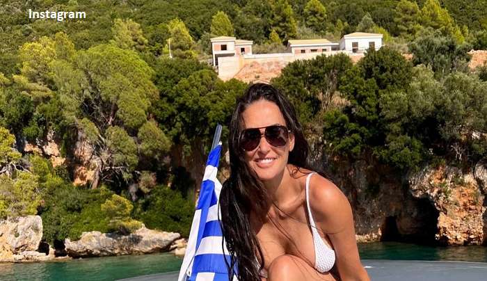 Η καλύτερη διαφήμιση: Η Ντέμι Μουρ οργώνει με σκάφος τα ελληνικά νησιά και ποστάρει Ελλάδα