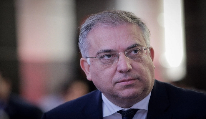 Θεοδωρικάκος: Την Τετάρτη η ρύθμιση για τα τραπεζοκαθίσματα - Δυνατότητα και για πεζοδρομήσεις