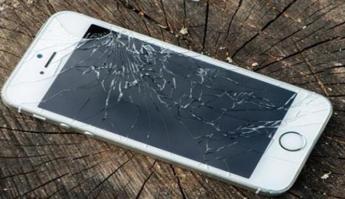 H Apple κατοχυρώνει νέα πατέντα που προστατεύει το iPhone από τις πτώσεις