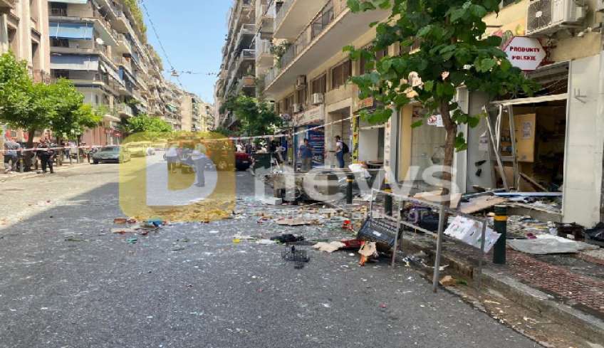 Έκρηξη σε μίνι μάρκετ στο κέντρο της Αθήνας με δύο τραυματίες, ο ένας νοσηλεύεται διασωληνωμένος