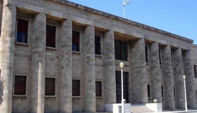 Γιατρός «ξέχασε» στη μήτρα εγκύου, το κεφάλι εμβρύου!
