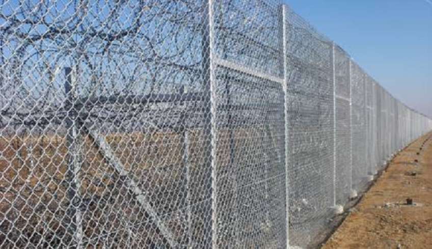 Επέκταση του φράχτη στον Έβρο σε «φόντο» τουρκικών απειλών