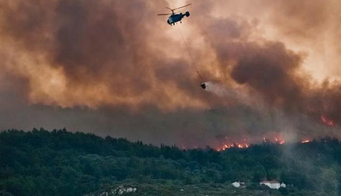 Πύρινος εφιάλτης στη Σάμο (βίντεο)