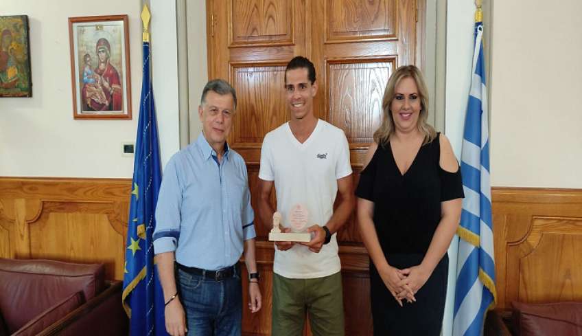 Τον συμπατριώτη μας Δημήτρη Χατζηνικολάου, Πρωταθλητή Ελλάδας στο beach volley 2023 τίμησε ο δήμαρχος Κω