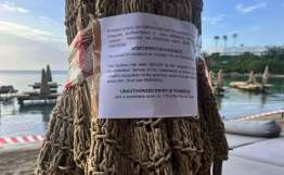 Ρόδος: Συντονισμένη επέμβαση στην παραλία της Αγίας Μαρίνας με τις παράνομες ξαπλώστρες
