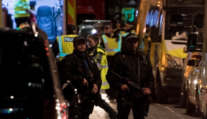 Ο τρόμος σκέπασε το Λονδίνο: Διπλή επίθεση με έξι νεκρούς, δεκάδες τραυματίες
