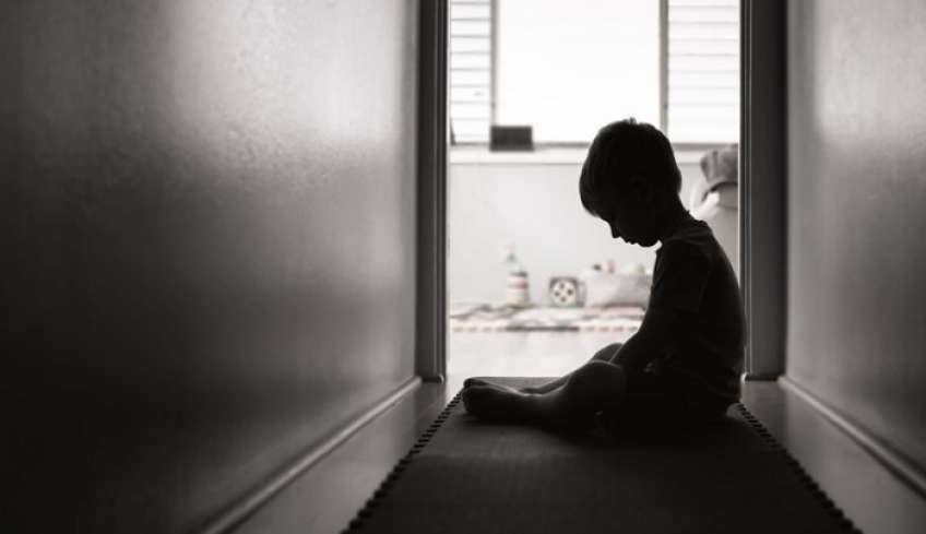 Καταγγελία σοκ στο Ηράκλειο: Άφησαν οκτώ παιδιά μόνα στο σπίτι, ανάμεσά τους και δύο βρέφη τριών μηνών