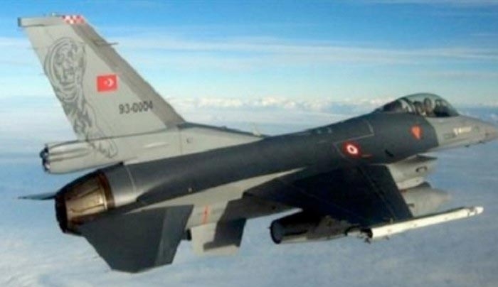 Κατασκοπευτική πτήση στο Αιγαίο και 17 παραβιάσεις έκανε τουρκικό αεροσκάφος
