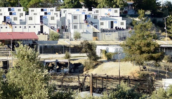 «Κόλαση» στη Μόρια: Η επόμενη μέρα και τα αποκαΐδια [εικόνες &amp; βίντεο]