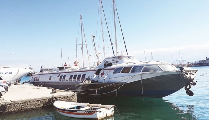 Παροπλισμένο και σε αχρηστία το πλωτό πολυιατρείο της Περιφέρειας
