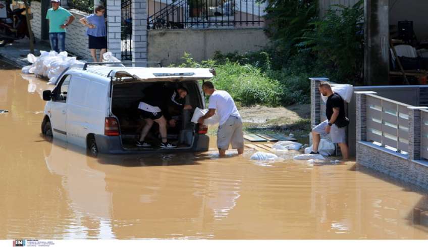 Συνεχίζονται τα πλημμυρικά φαινόμενα στην Λάρισα -Χωριά έχουν μετατραπεί σε βάλτοι, παντού νερά και λάσπες