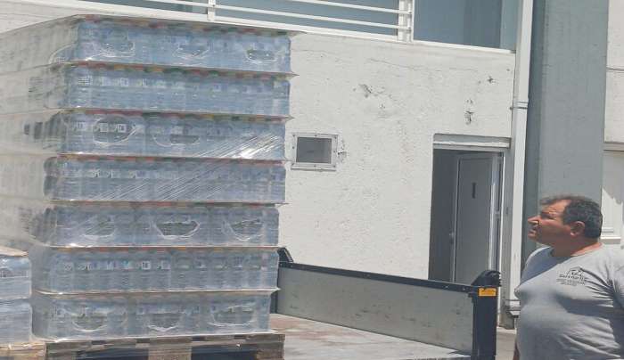 3 παλέτες με νερά απέστειλε ο Σύλλογος Επαγγελματιών Επιχειρηματιών Κάσου στα μέτωπα της φωτιάς στη Ρόδο