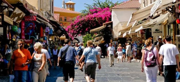 ΣΕΤΕ: 36,5 εκατομμύρια τουρίστες στην Ελλάδα το 2018
