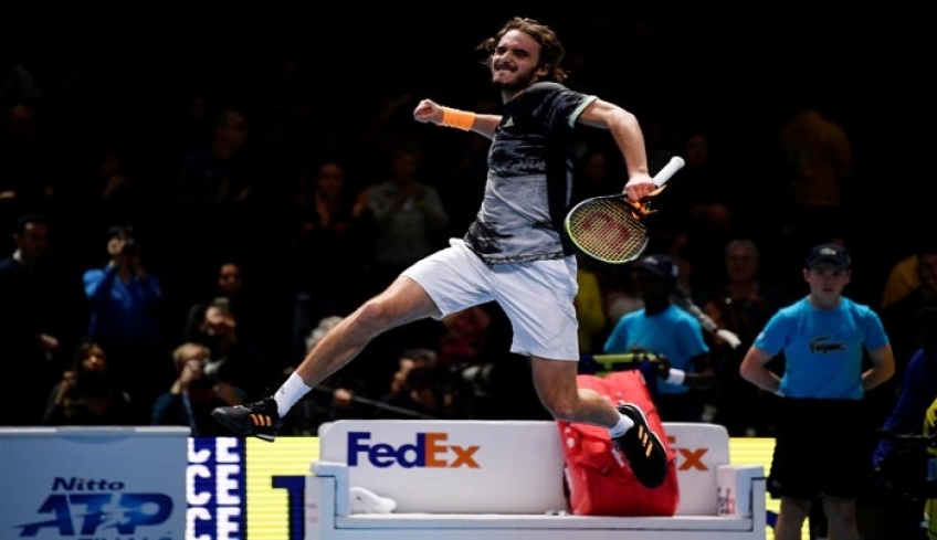Τσιτσιπάς: Τον… ξόρκισε! Ιστορική νίκη επί του Μεντβέντεφ στο ATP Finals
