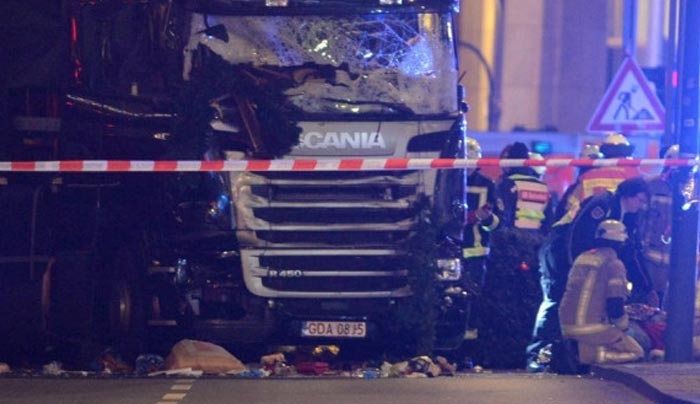 Τρομοκρατικό χτύπημα στο Βερολίνο- Τουλάχιστον 12 νεκροί πάνω από 48 τραυματίες  (ΦΩΤΟ)