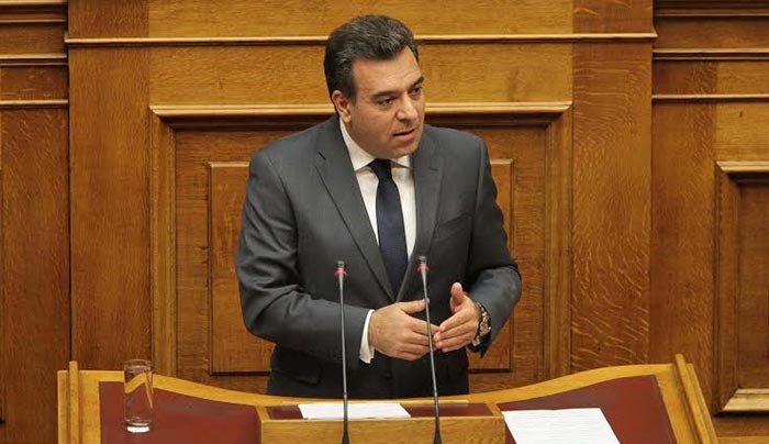 Μ. ΚΟΝΣΟΛΑΣ: «Τα νησιά μας χάνουν επισκέπτες και έσοδα από την ταλαιπωρία που υφίστανται επιβάτες σκαφών αναψυχής και ημερόπλοιων στο διαβατηριακό έλεγχο»