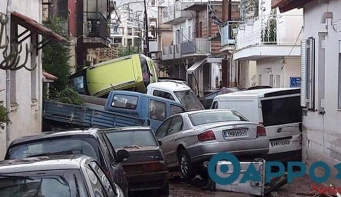 Φονική κακοκαιρία - Μια γυναίκα νεκρή στην Καλαμάτα- Εικόνες βιβλικής καταστροφής