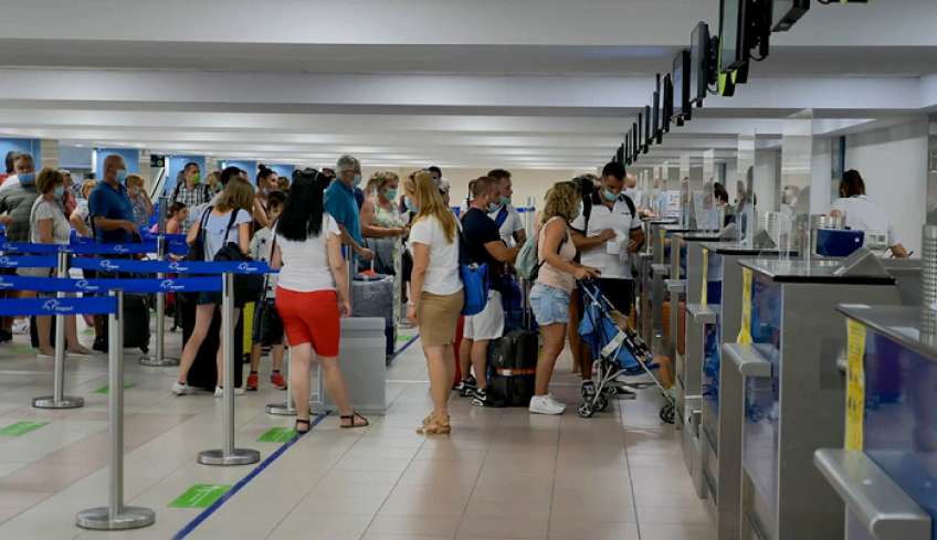 ΥΠΑ: Πάνω από 14 εκατ. επιβάτες στα ελληνικά αεροδρόμια το πρώτο πεντάμηνο