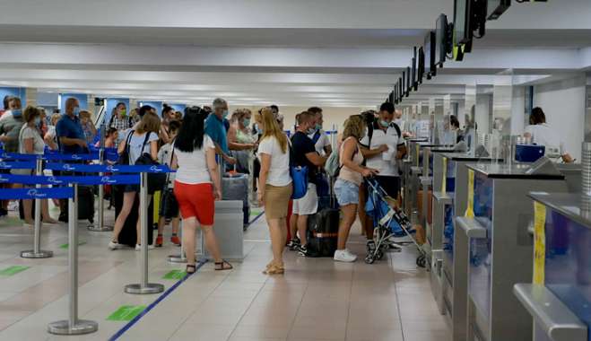 ΥΠΑ: Πάνω από 14 εκατ. επιβάτες στα ελληνικά αεροδρόμια το πρώτο πεντάμηνο