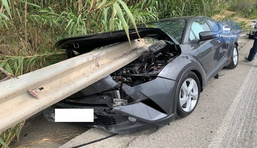Τροχαίο - ΣΟΚ στη Ρόδο: Προστατευτικό κιγκλίδωμα διαπέρασε αυτοκίνητο