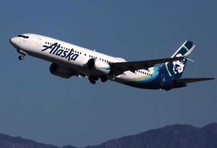 Αναγκαστική προσγείωση για αεροσκάφος της Alaska Airlines - Αποκολλήθηκε παράθυρο μετά την απογείωση