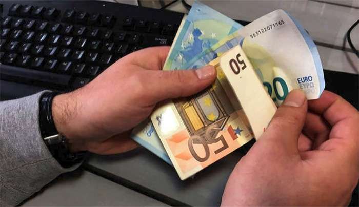 Μαγική εικόνα ο κατώτατος μισθός: Γενναίες αυξήσεις με 7 «κόφτες»
