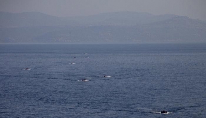Οκτώ βάρκες γεμάτες πρόσφυγες με προορισμό τη Λέσβο
