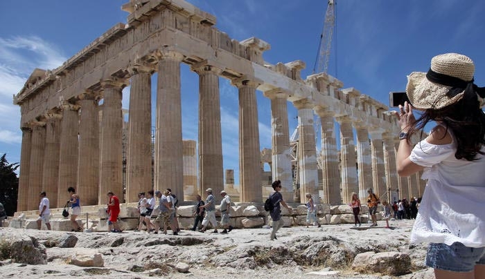 Handelsblatt: 30 εκ. τουρίστες θα έρθουν φέτος στην Ελλάδα;;