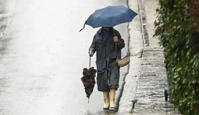 Καιρός σήμερα: Ασθενείς βροχές στα δυτικά και τα νότια με θερμοκρασία έως και τους 19 βαθμούς