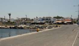 Πλύσιμο παραλιακού μετώπου Μαστιχαρίου, το πρωί της Πέμπτης 9 Ιουλίου
