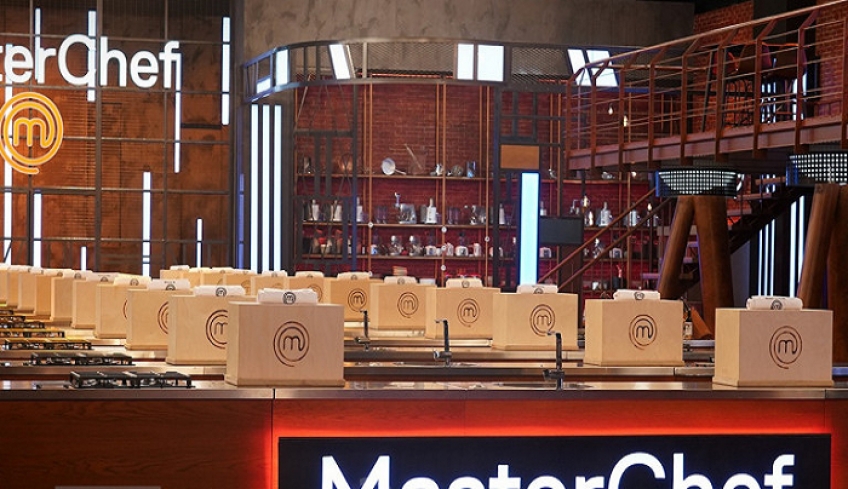 MasterChef 5: Ακόμη δεν άρχισε και ήδη υπάρχει κλίκα -Τους «έδωσε» συμπαίκτης τους